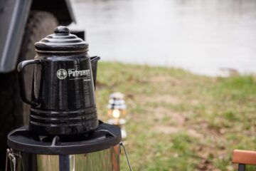per-9-s-Perkolator schwarz mit Kaffee (1) Kaffeekanne Perkomax
