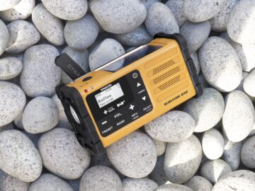 Survivor DAB(MMR-88 DAB) B_01 Radio Survivor DAB+, yellow