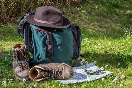 Prepper-Ausrüstung: Was gehört dazu & Dinge, die Sie wissen sollten (2024)