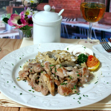 DosenBistro™ Schweinegeschnetzeltes in Champignonrahmsoße mit Nudeln (400g)
