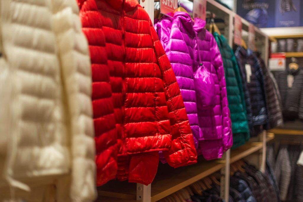 Daunenjacken in bunten Farben