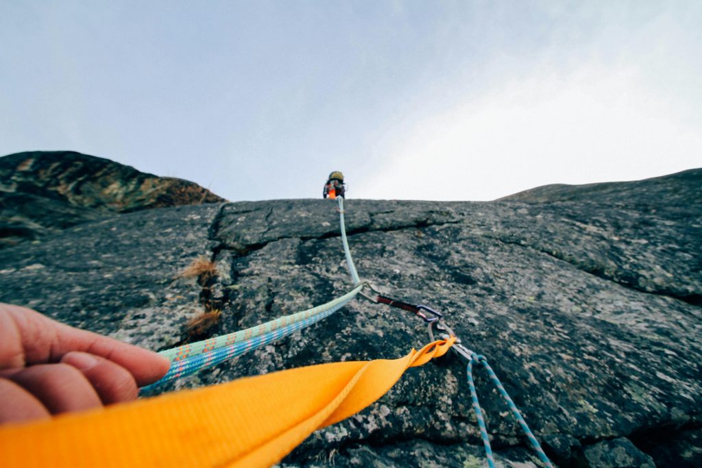 Kletterausruestung beim Klettern