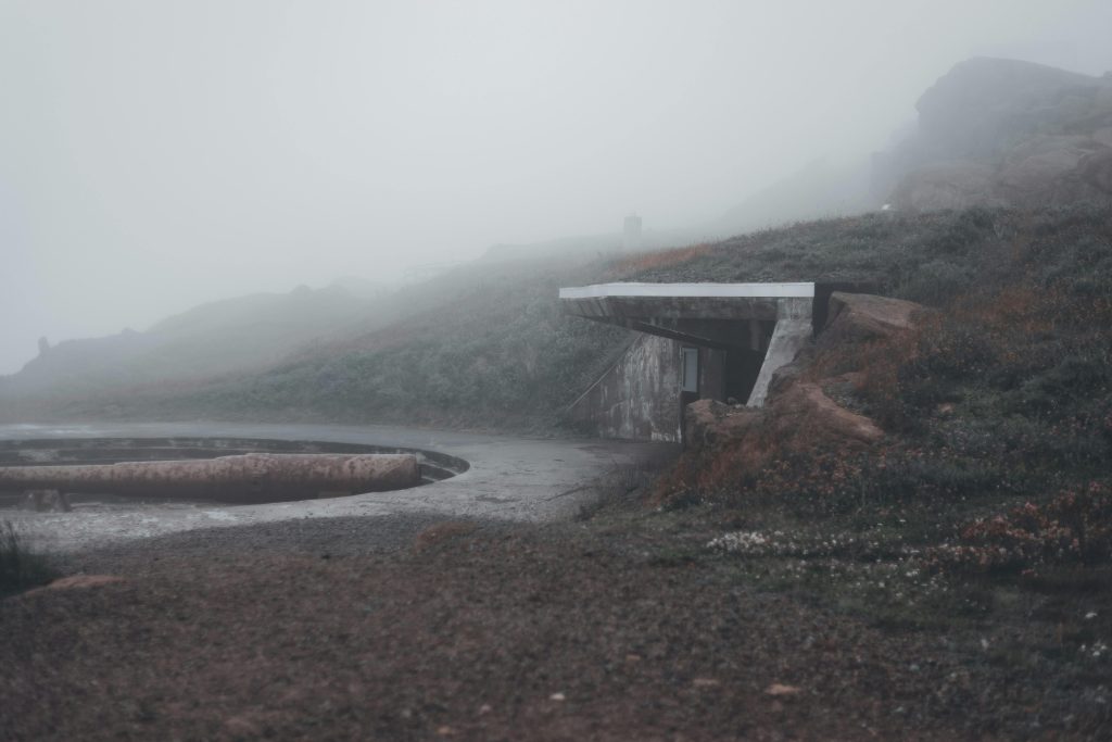 Bunker im Nebel