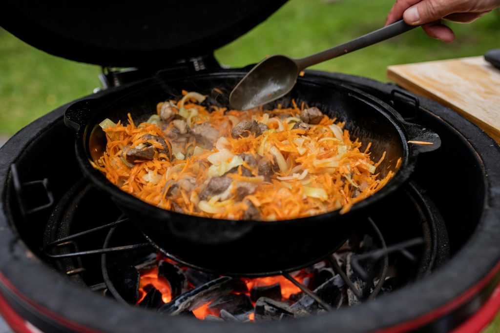 Beim camping kochen