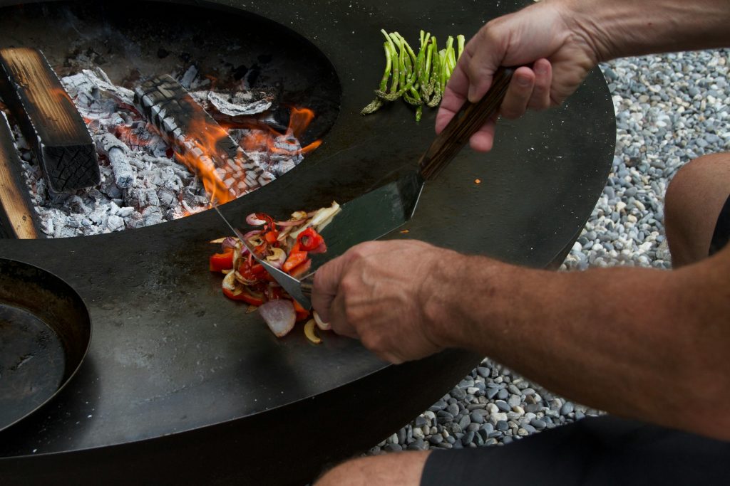 5 einfache Camping Rezepte für dein nächstes Abenteuer
